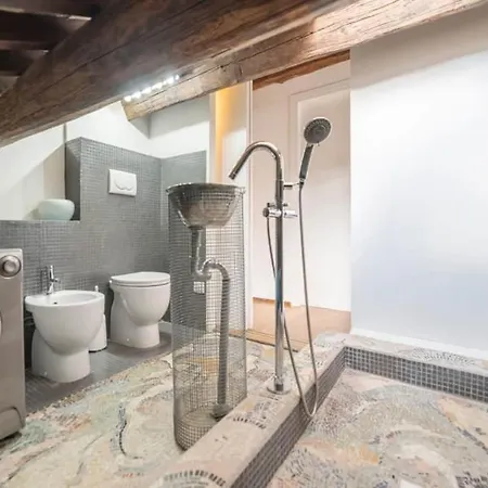 شقة Pantheon Charming Penthouse *