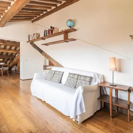 Pantheon Charming Penthouse Apartment *