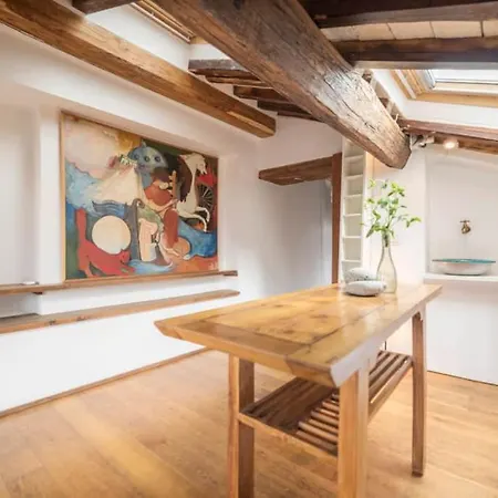 Pantheon Charming Penthouse Apartment