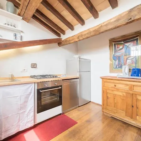Pantheon Charming Penthouse