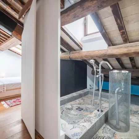 Pantheon Charming Penthouse Apartment *