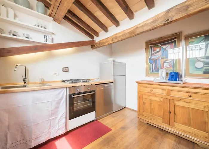 Pantheon Charming Penthouse